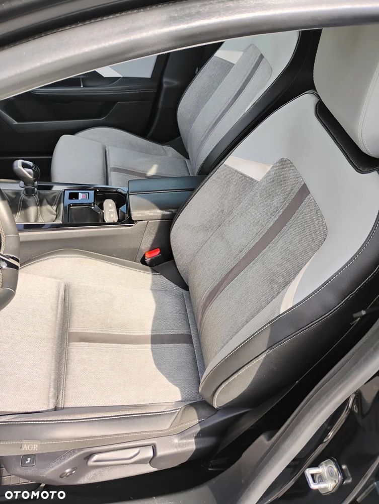 Opel Astra 1.2 Turbo Start/Stop Business Edition - 10