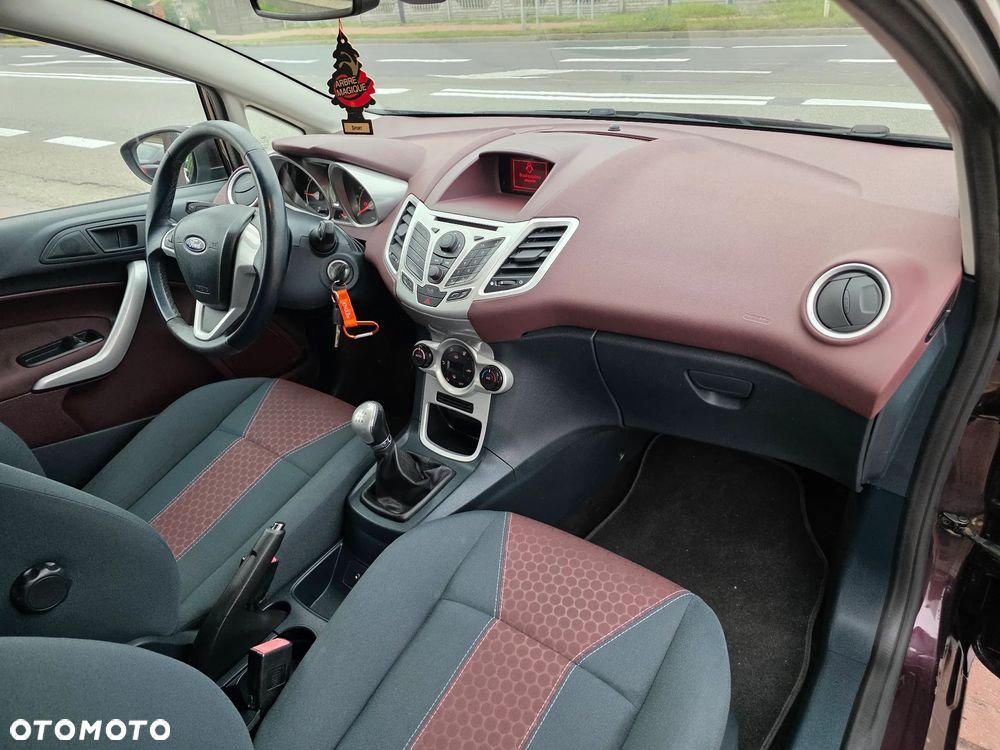 Ford Fiesta - 10