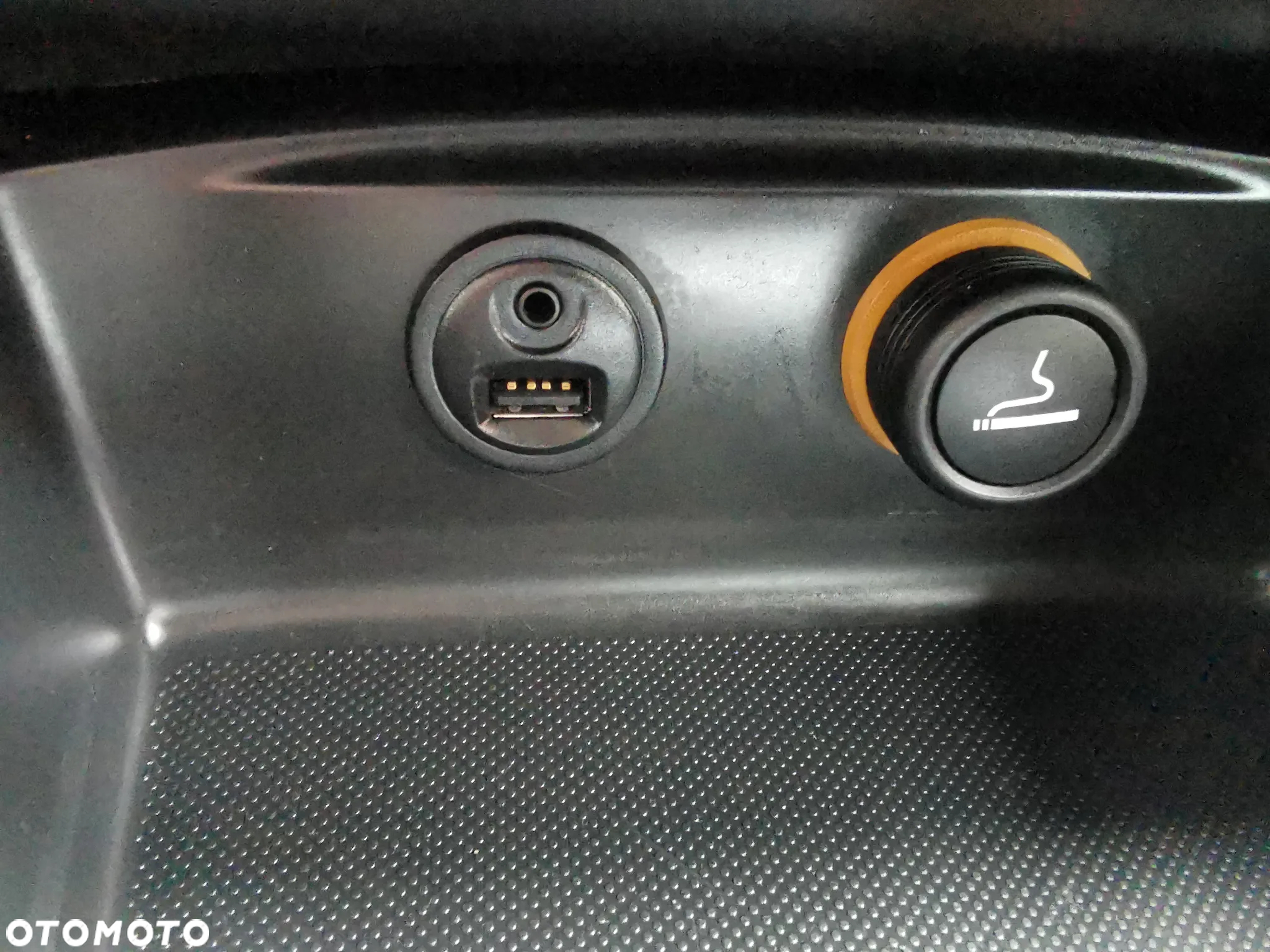 Citroën C4 PureTech 130 Stop&Start EAT8 FEEL - 16