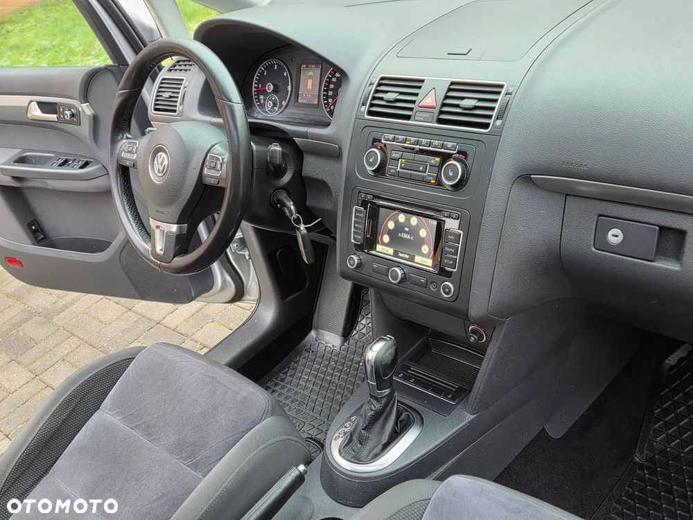 Volkswagen Touran 1.6 TDI DPF BlueMotion Technology DSG Highline - 19