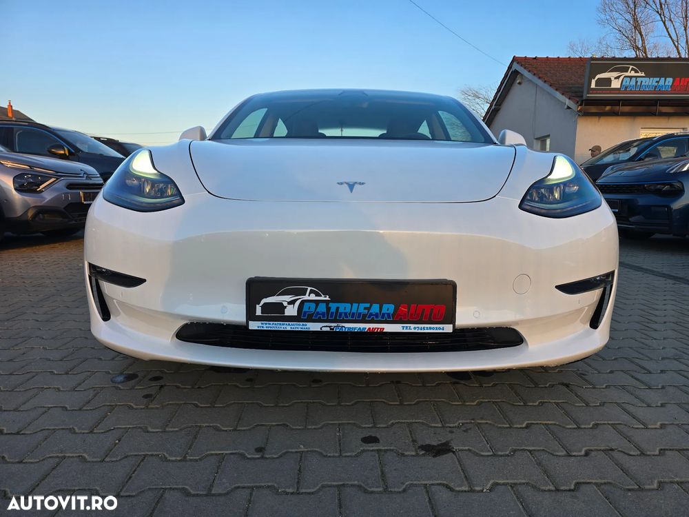 Tesla Model 3 - 5
