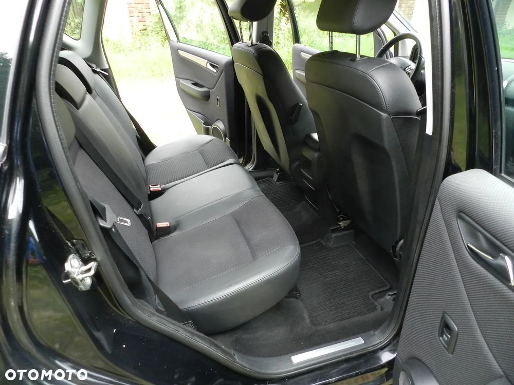 Mercedes-Benz Klasa A 200 Autotronic Avantgarde Special Edition - 19