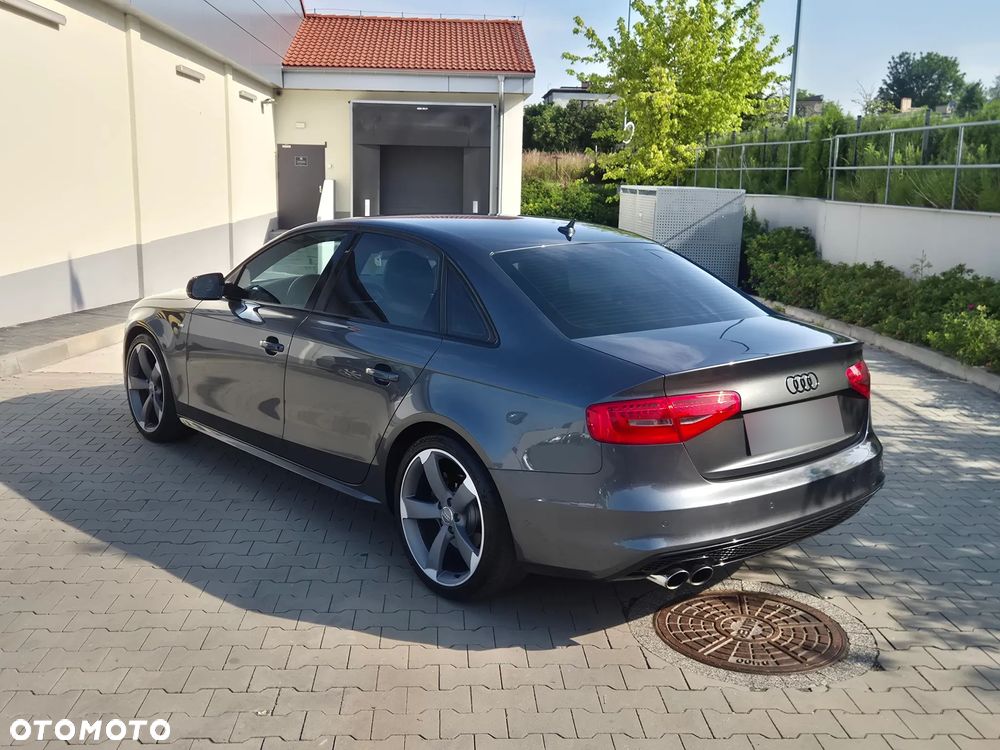 Audi A4 Limousine 2.0 TFSI quattro S tronic S line Sportpaket - 4