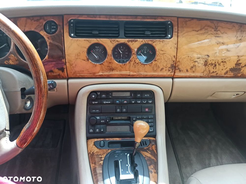 Jaguar XK8 4.0 - 11