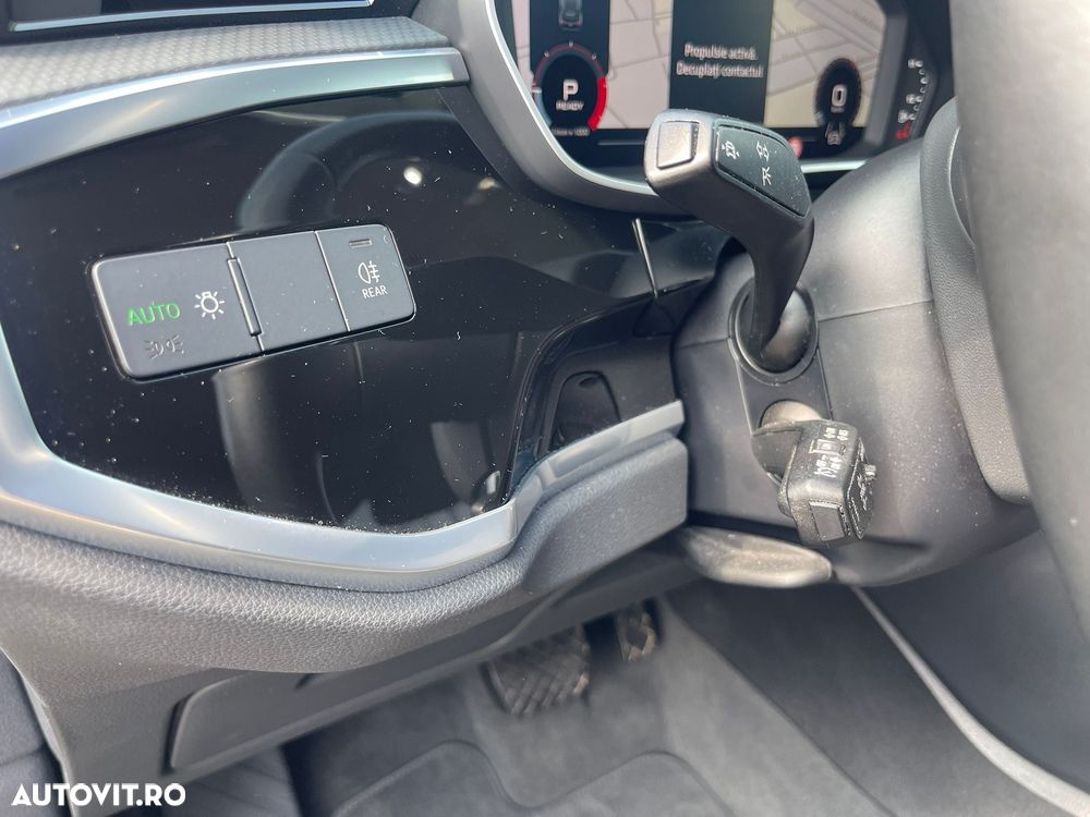 Audi Q3 2.0 40 TDI quattro S tronic Basic - 12