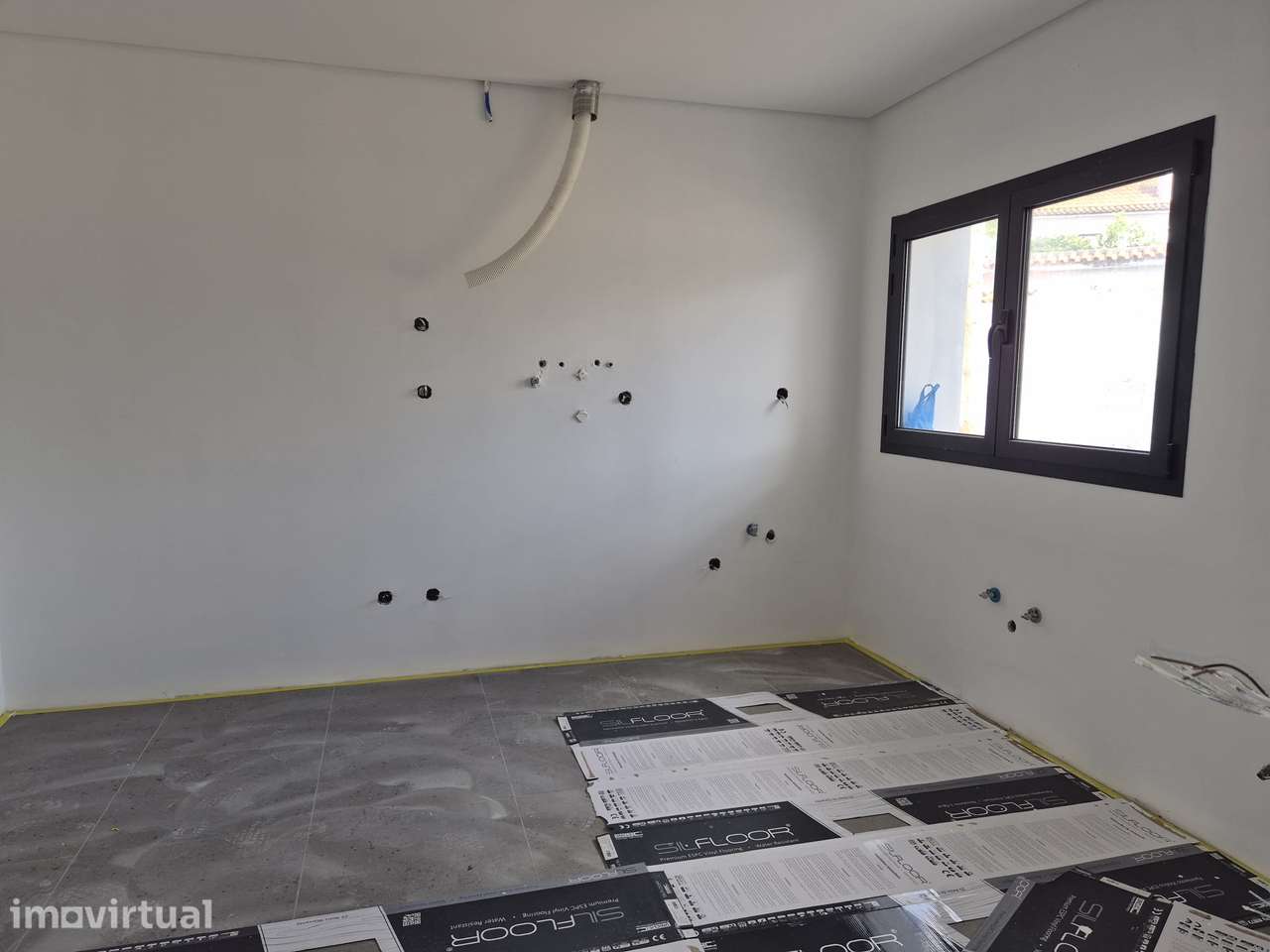 Moradia T3, térrea, geminada com garagem e jardim. Fração "A" - Grande imagem: 5/22