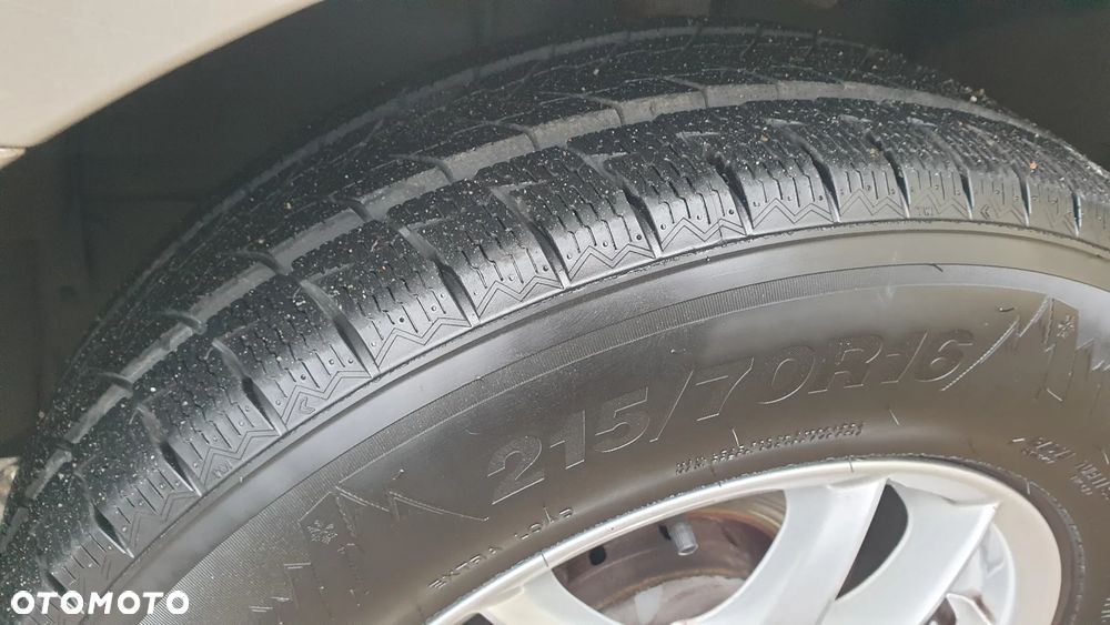 Mitsubishi Outlander 2.0 DI-D 4WD Invite - 25