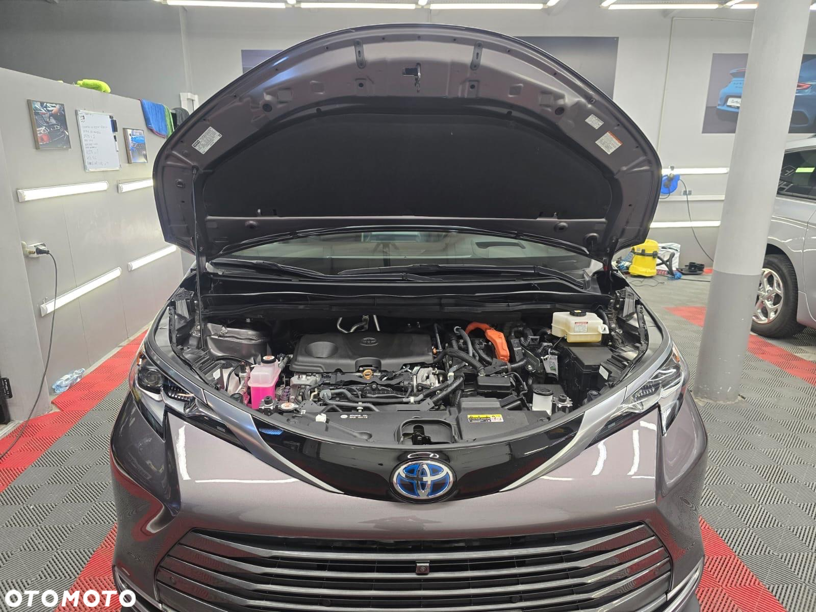 Toyota Sienna - 20