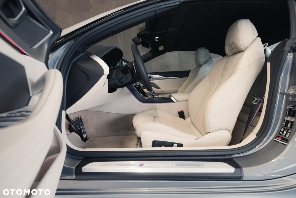 BMW Seria 8 M850i xDrive - 13