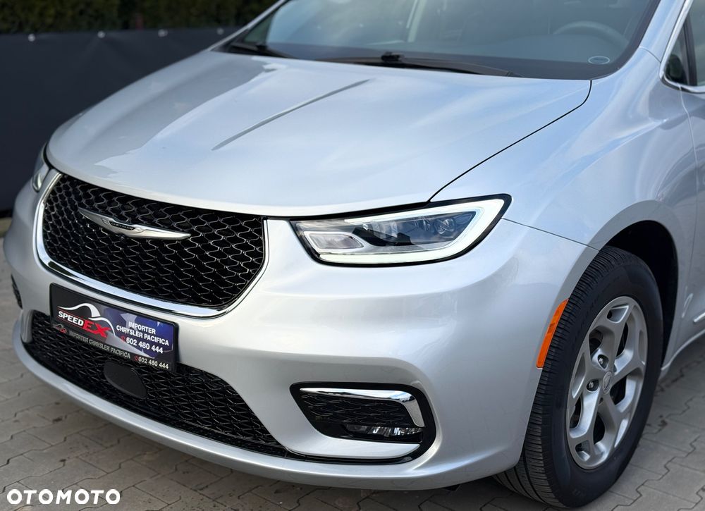 Chrysler Pacifica - 5