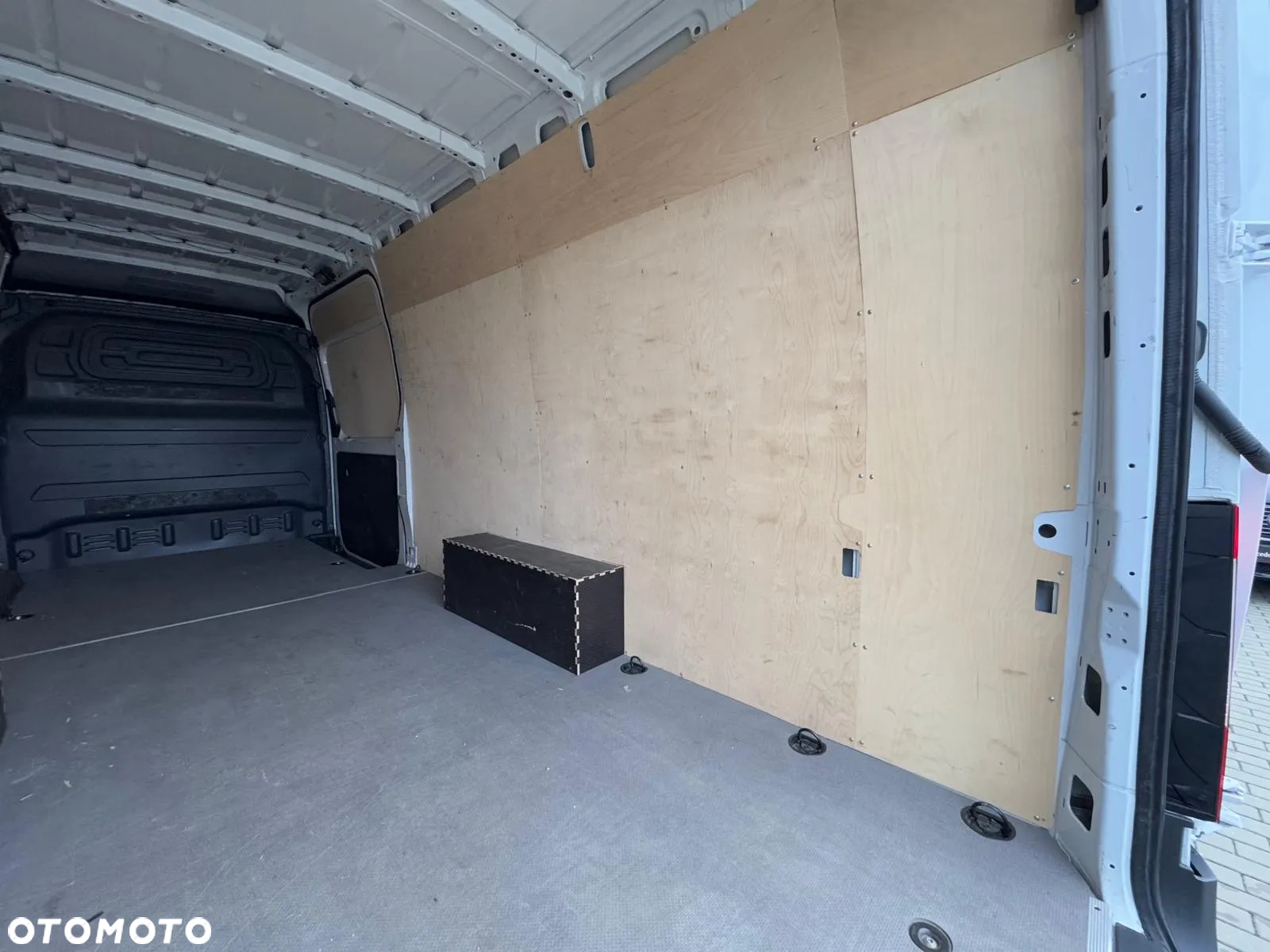 Mercedes-Benz SPRINTER - 15
