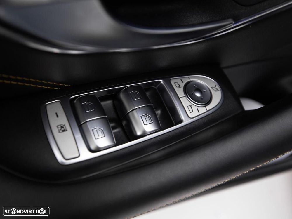 Mercedes-Benz E 63 AMG S 4-Matic+ — fotografia 25