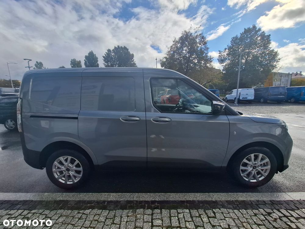 Ford Transit Courier - 4