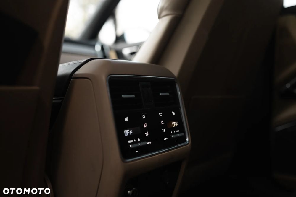 Porsche Cayenne - 16