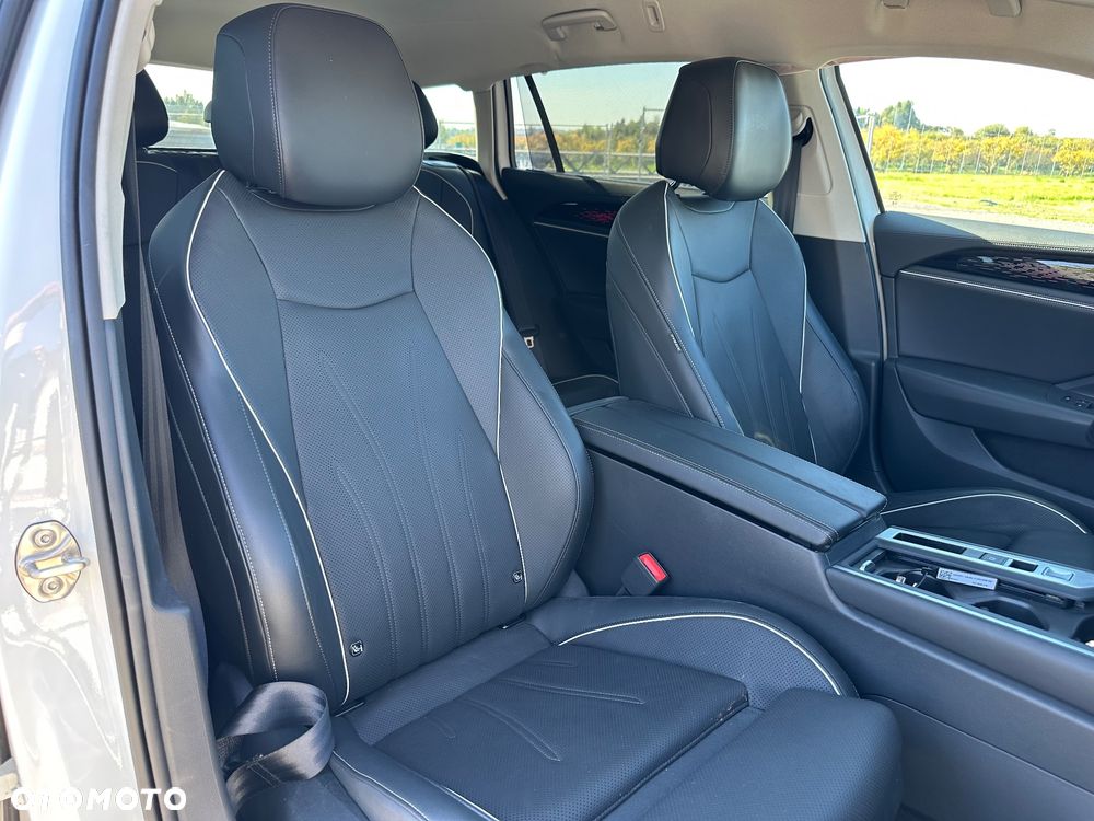 Volkswagen Passat - 31