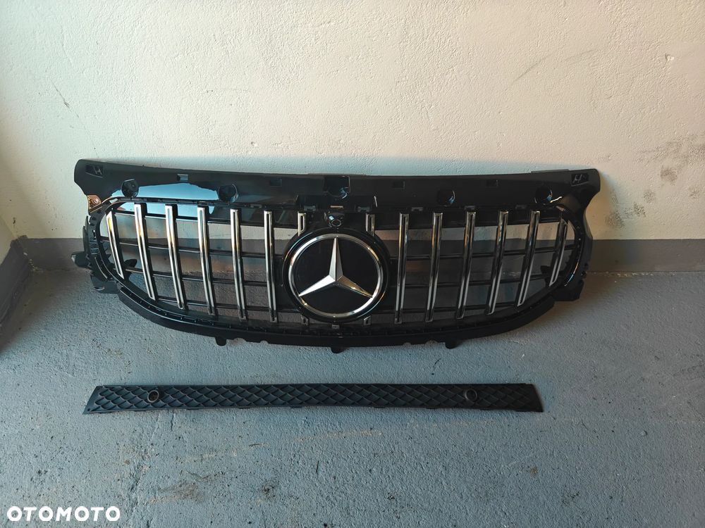 Atrapa Grill Mercedes GLA 247 kompletna - 1
