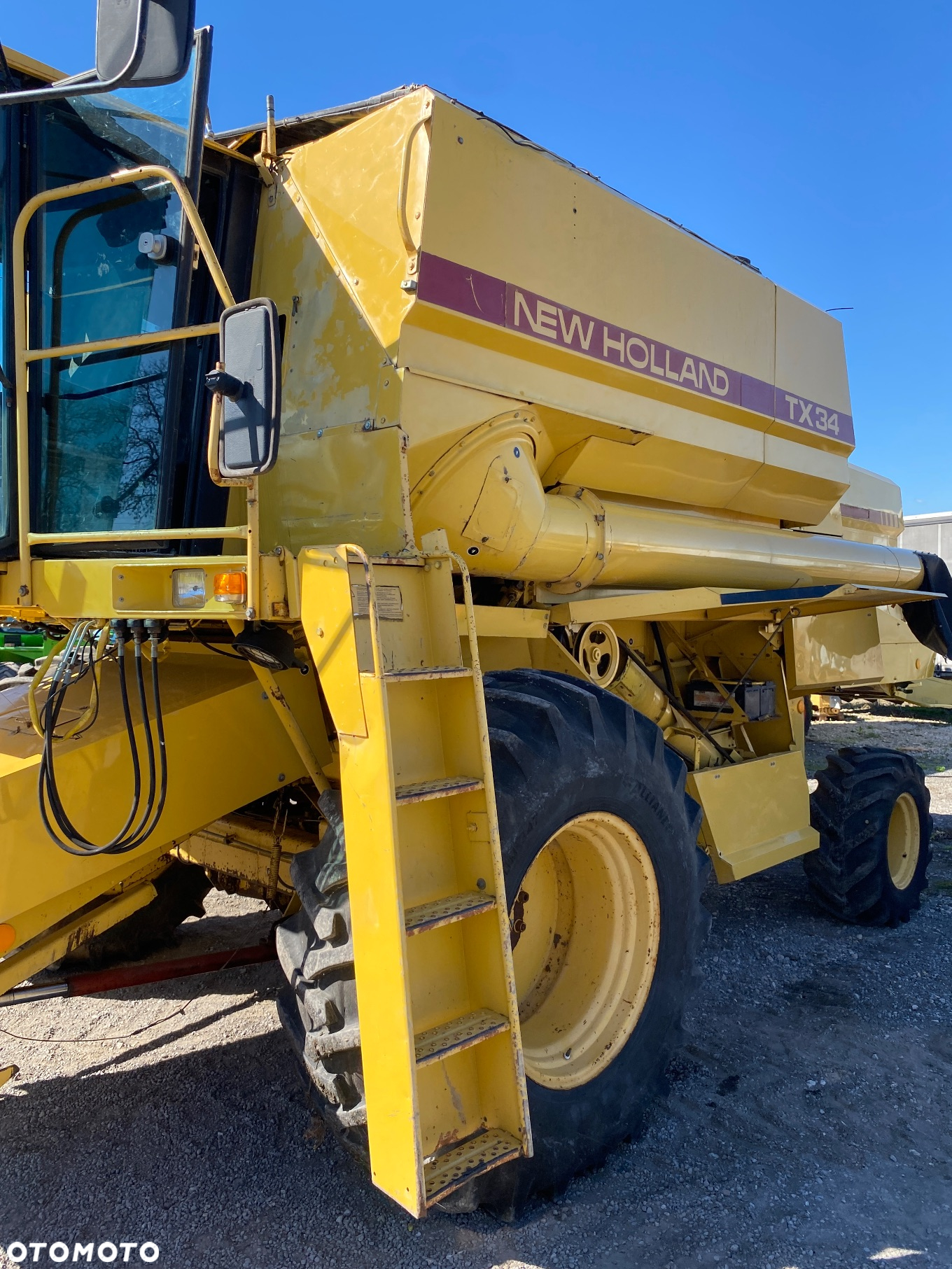 New Holland TX 34 - 12