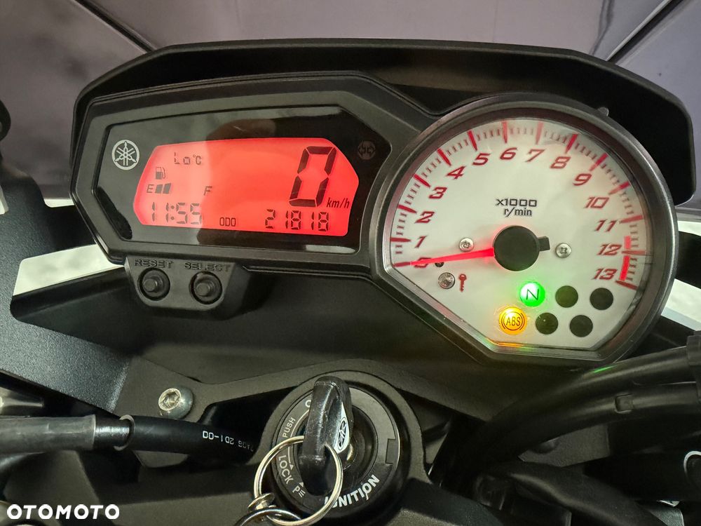 Yamaha FZ8 - 16