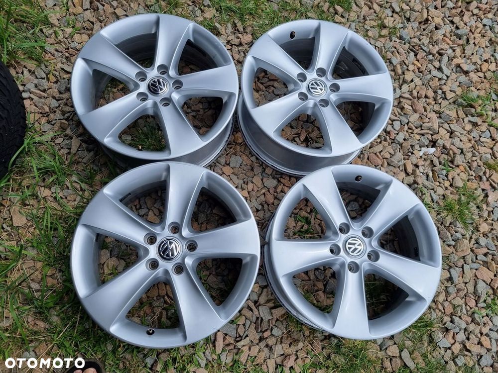 VW 3C8 PASSAT, AUDI Q3,Q2,SKODA ,SEAT 6.5X17 ET39 5X112 bdb stan - 1