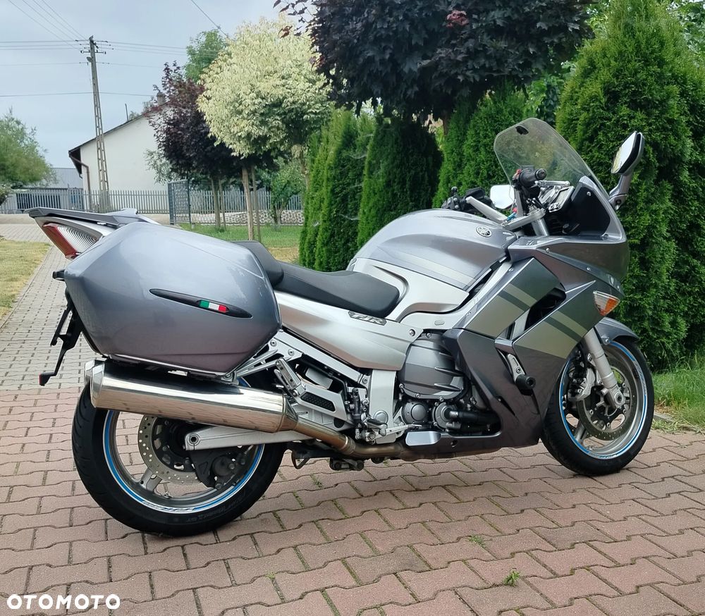Yamaha FJR - 2