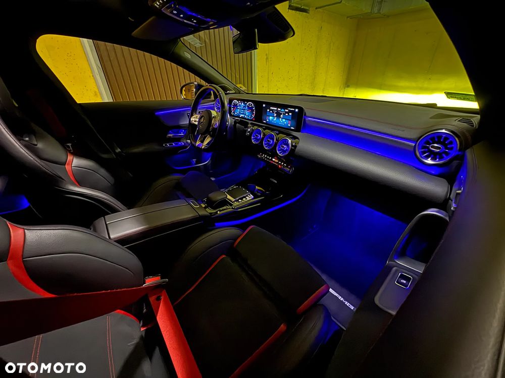 Mercedes-Benz CLA AMG 35 4-Matic 7G-DCT - 24