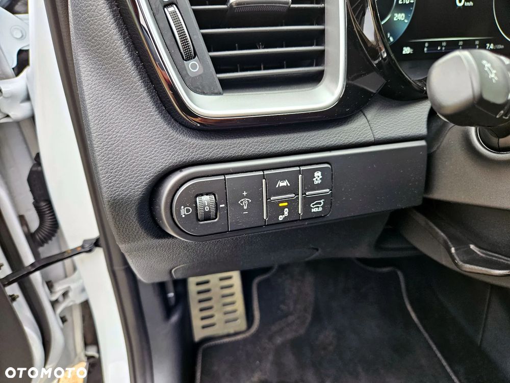 Kia XCeed 1.6 T-GDI L Business Line DCT - 26