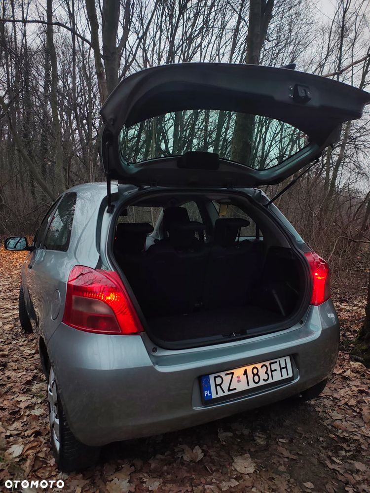 Toyota Yaris 1.3 Terra - 5