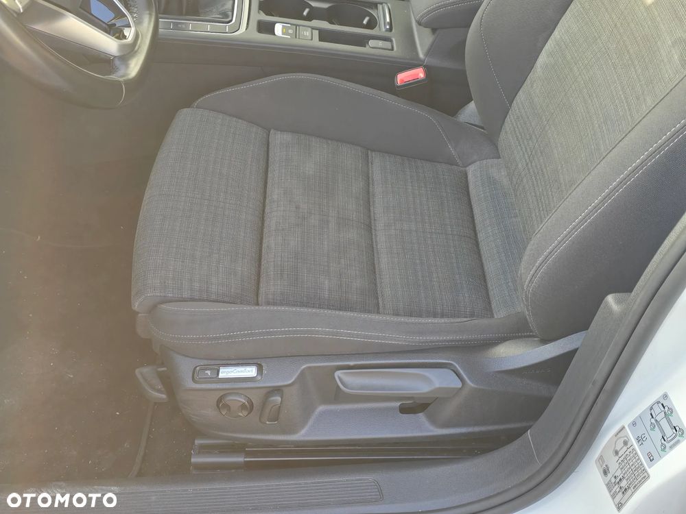 Volkswagen Passat 2.0 TDI (BlueMotion Technology) Comfortline - 14