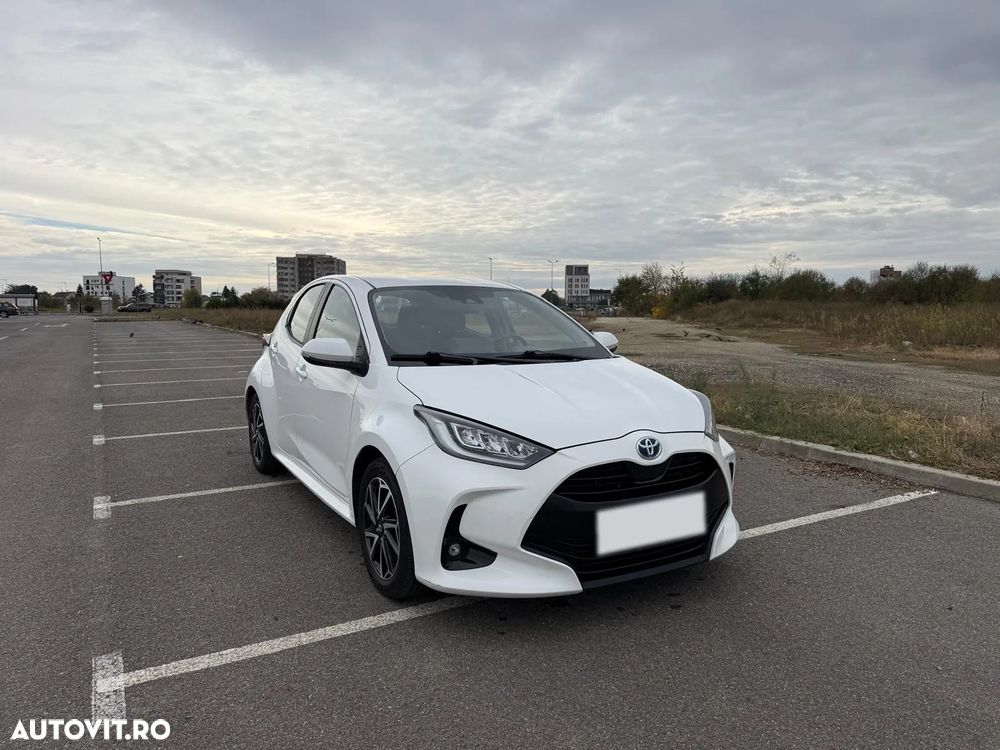 Toyota Yaris 1.5 VVT-i HSD Dynamic Plus - 1