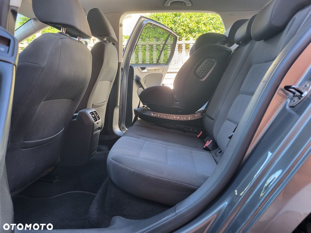 Volkswagen Golf - 6