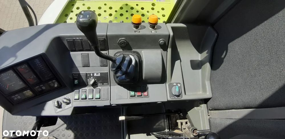 Claas Medion 330 - 21