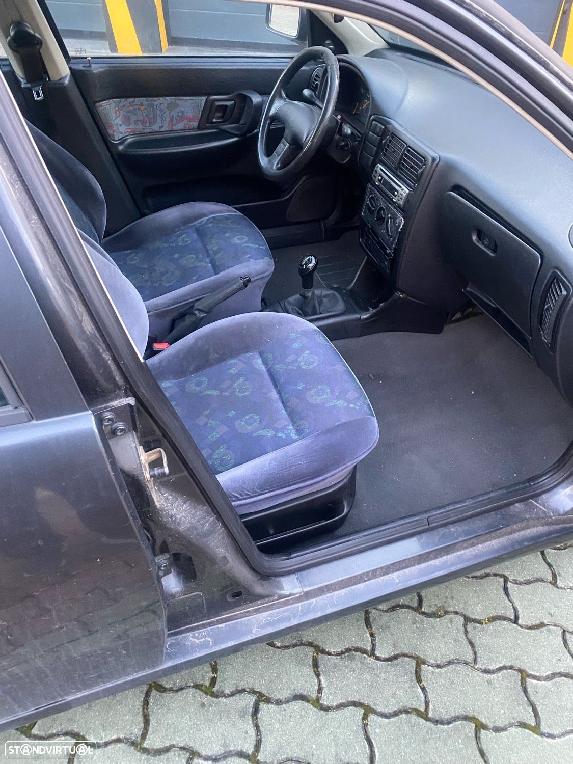 SEAT Ibiza 1.1i Collage - 6