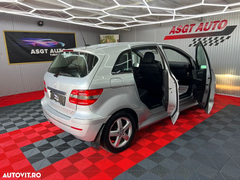 Mercedes-Benz B 180 - 19