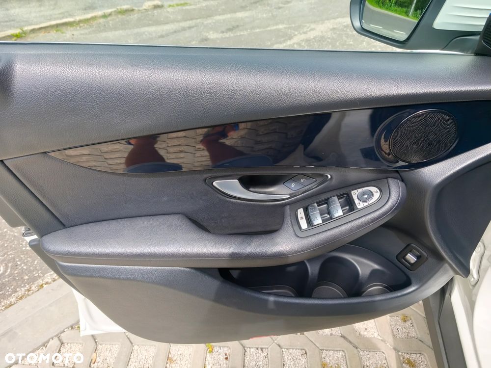Mercedes-Benz GLC 200 d 4Matic 9G-TRONIC - 27