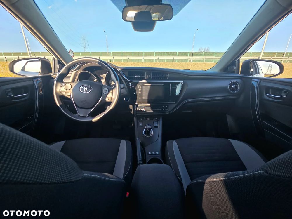 Toyota Auris - 31
