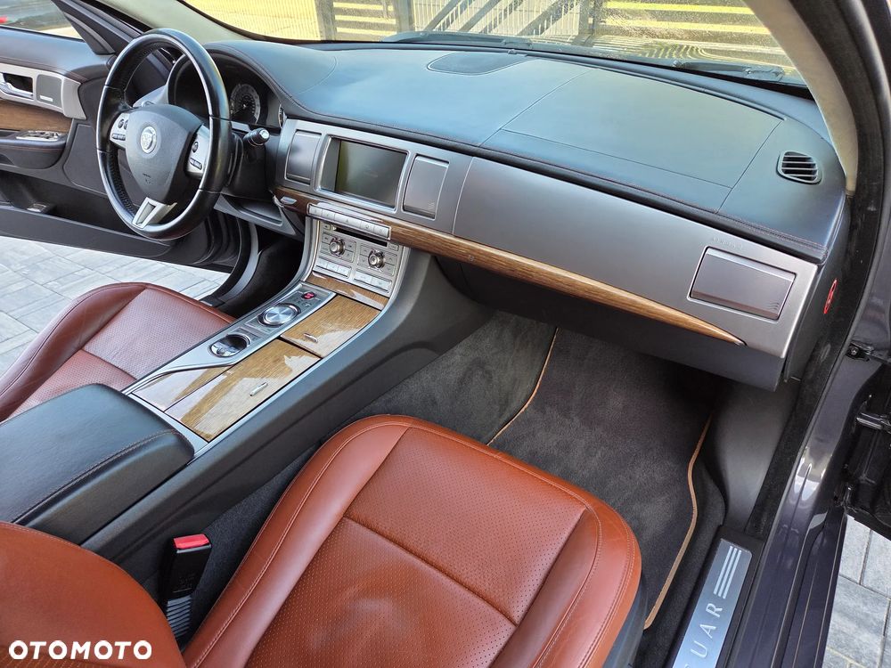 Jaguar XF 3.0 V6 S - 22