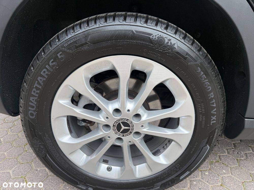 Mercedes-Benz GLA 180 7G-DCT - 9