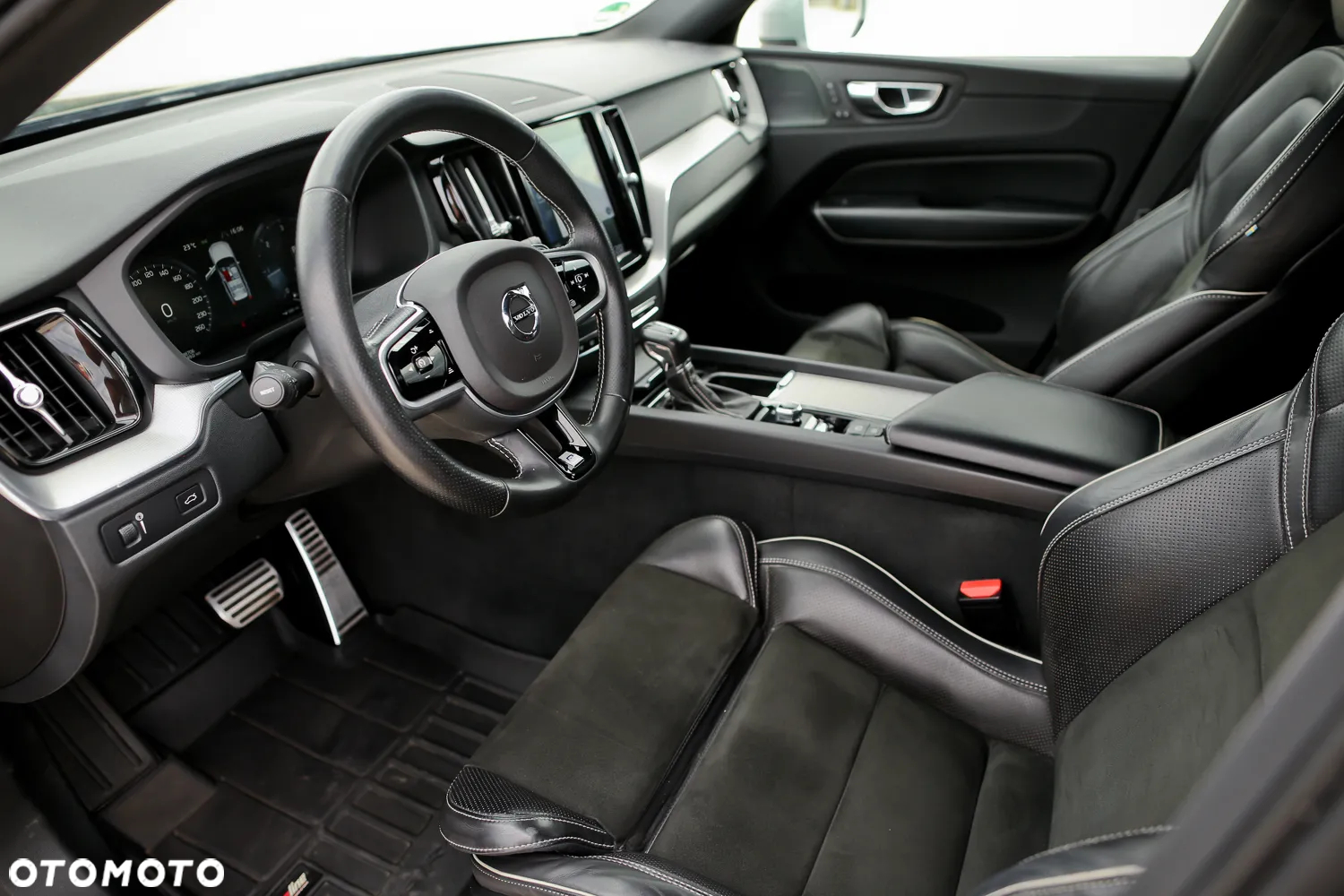 Volvo XC 60 D4 SCR AWD R-Design - 18
