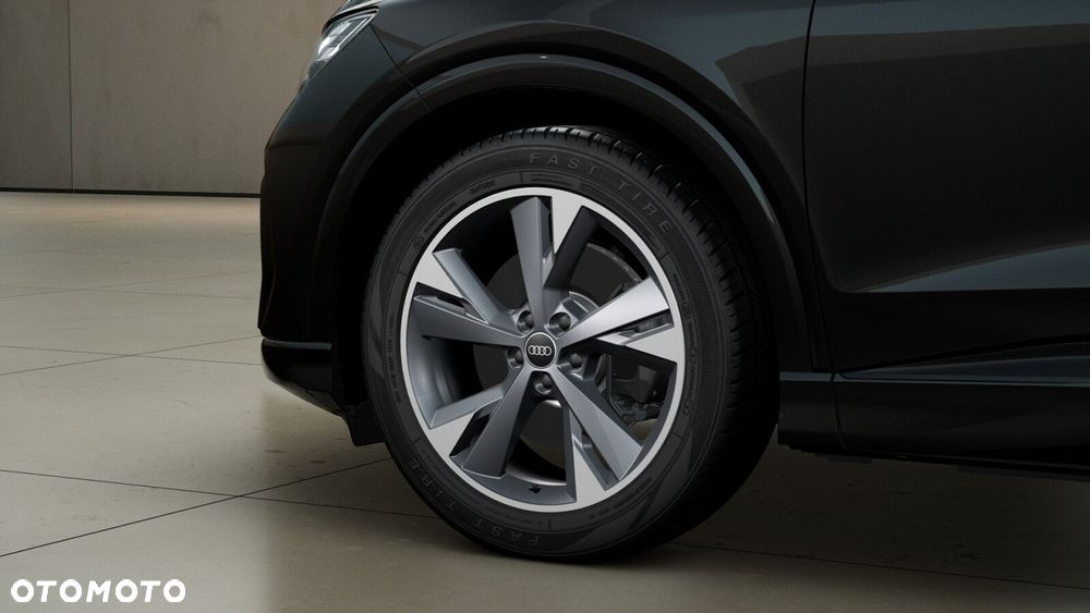 Audi Q4 e-tron - 5