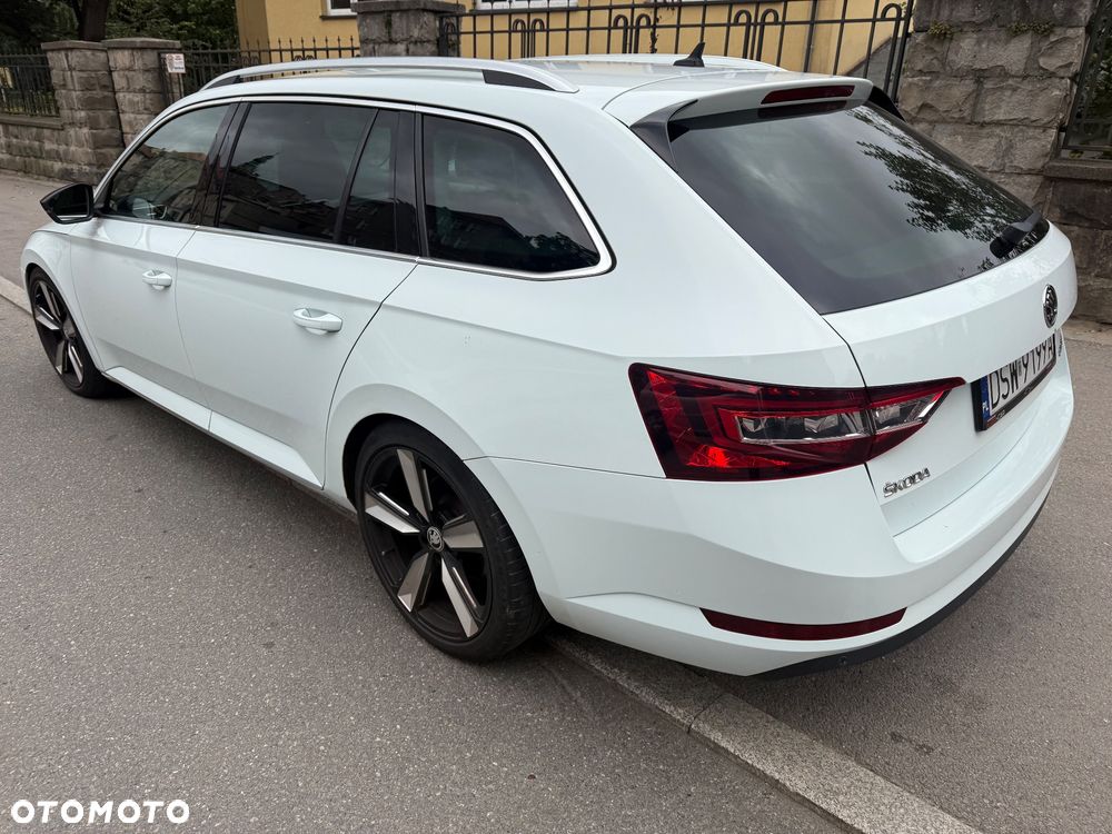 Skoda Superb 2.0 TDI Sportline DSG - 7