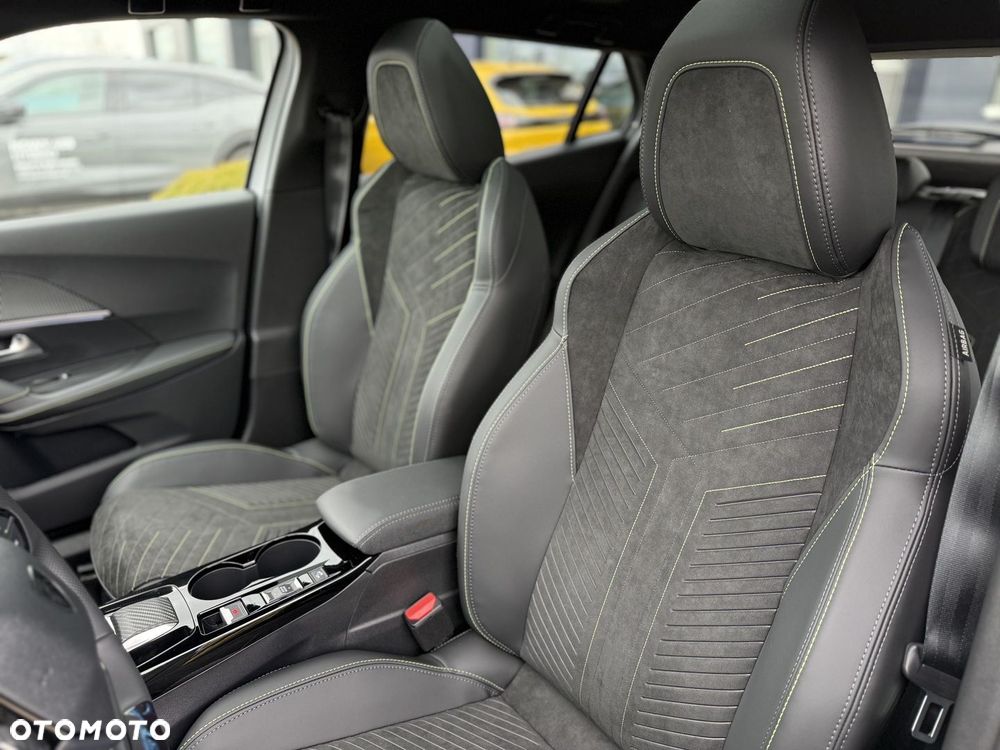 Peugeot 2008 PureTech mHEV GT E-DCS6 - 14