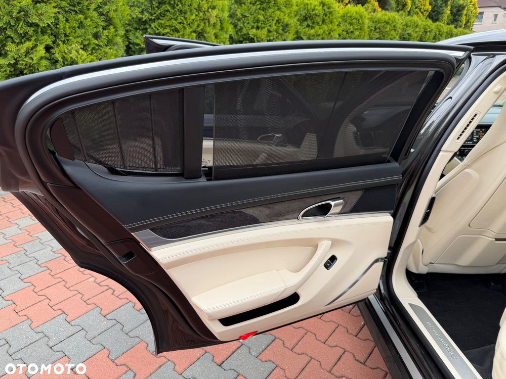 Porsche Panamera Turbo Executive - 21