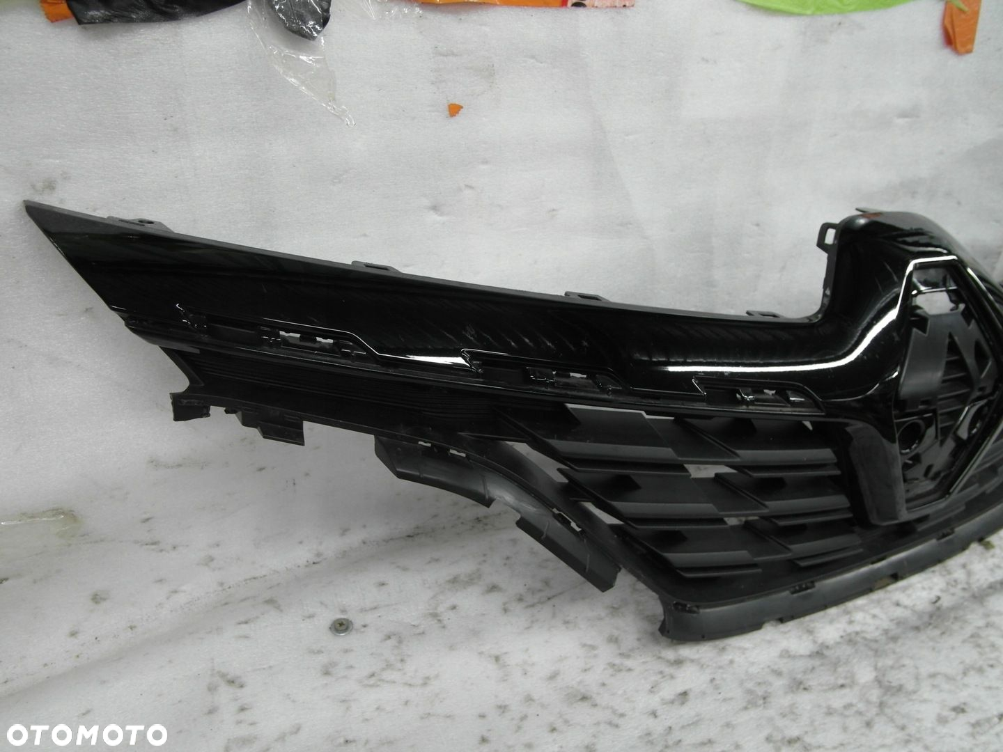 RENAULT CAPTUR II 19- CAŁY GRILL ATRAPA - 2