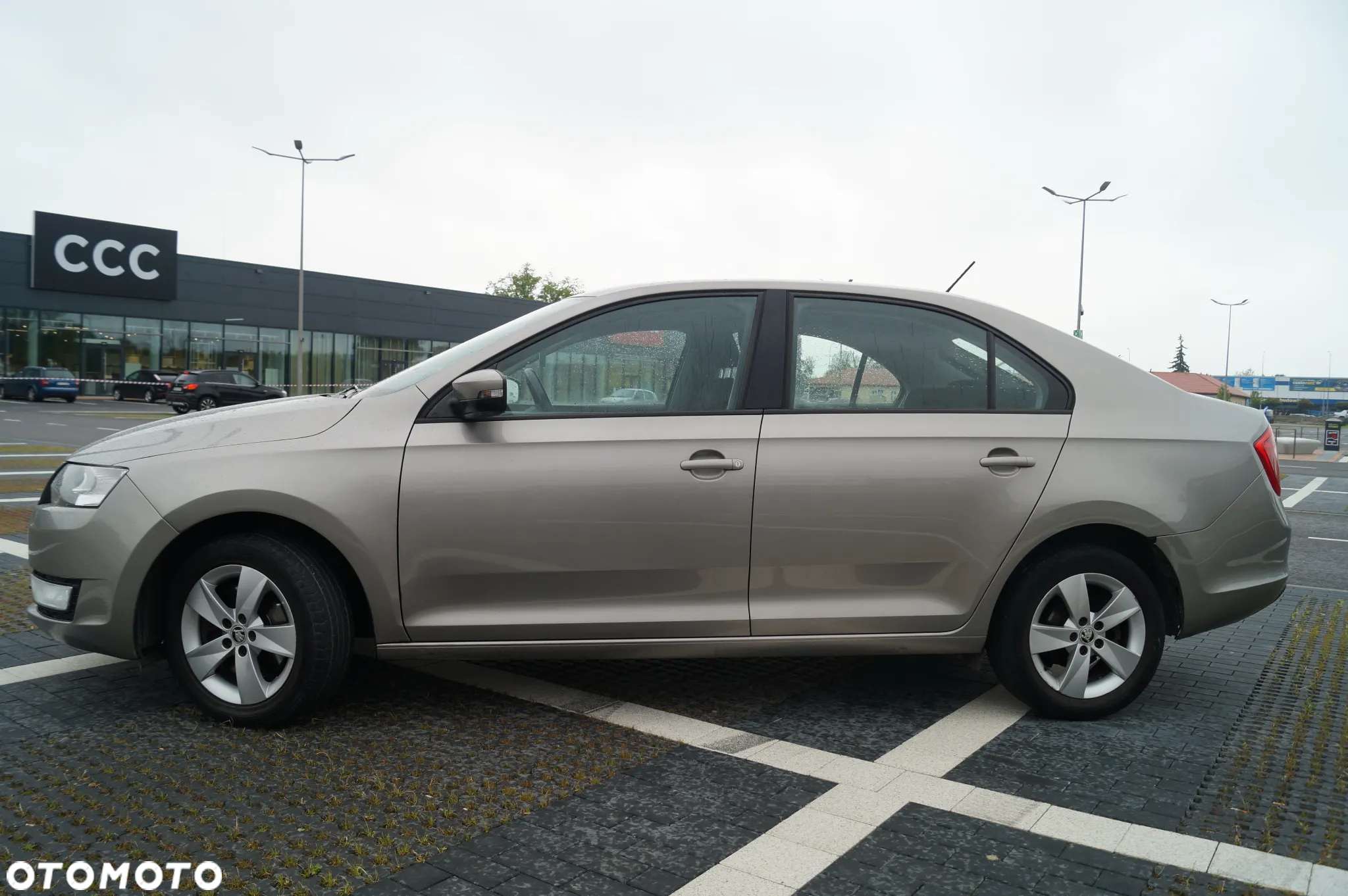 Skoda RAPID - 7