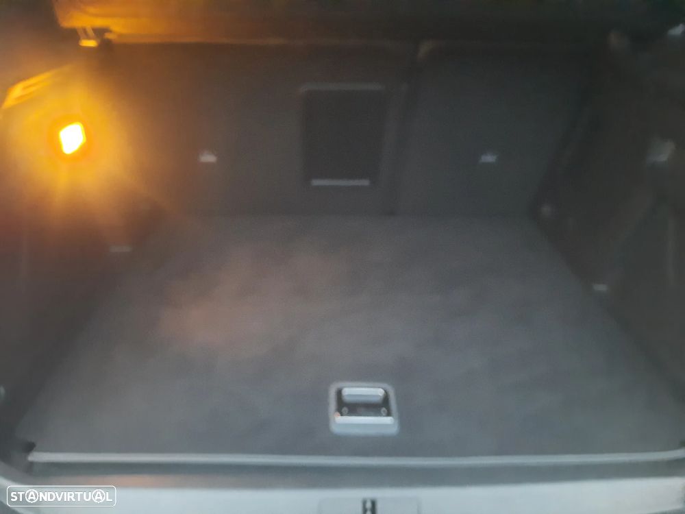 Peugeot 3008 1.6 Hybrid4 GT e-EAT8 - 53