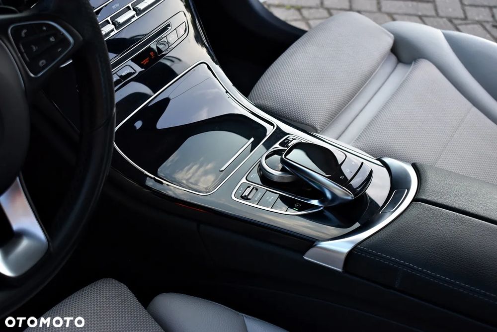 Mercedes-Benz Klasa C 180 9G-TRONIC Exclusive - 9