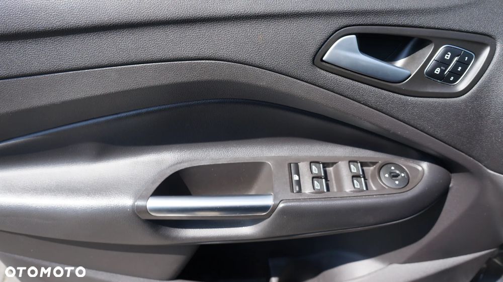 Ford Escape 2.0 EcoBoost AWD Titanium - 16