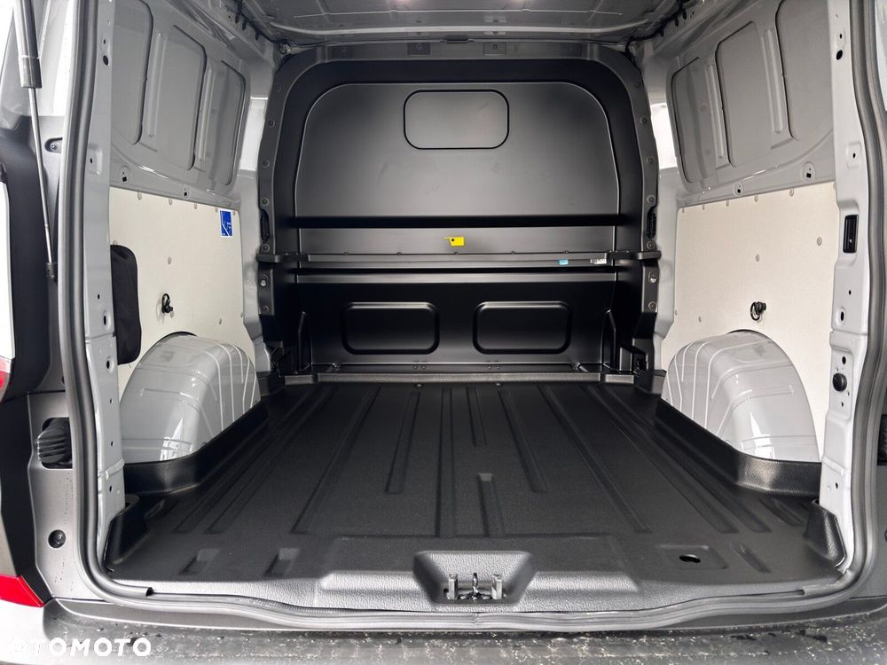 Volkswagen Transporter Plus PanAmericana 2,0 TDI 150 KM 8-aut L2 - 7