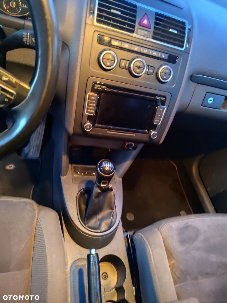 Volkswagen Touran 2.0 TDI DPF Highline - 12