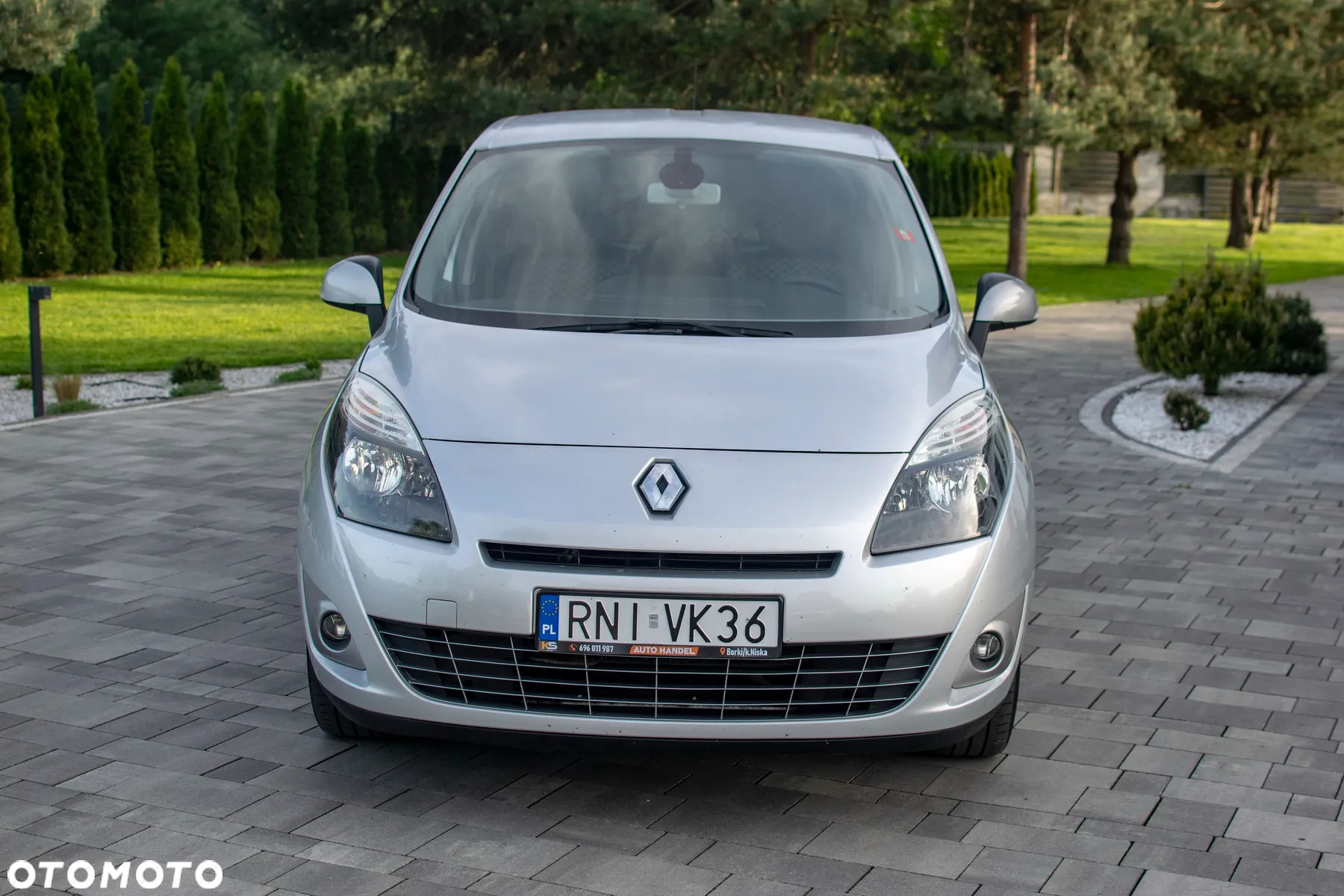 Renault Grand Scenic - 11